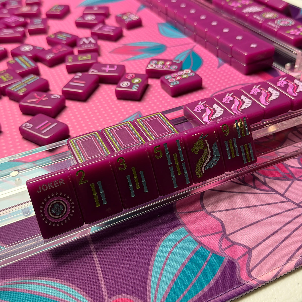 Long Line Roses Coral Mahjong Mat
